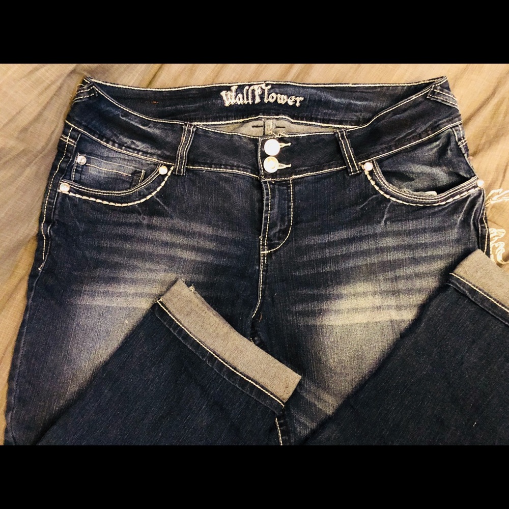 Wallflower embellished capris